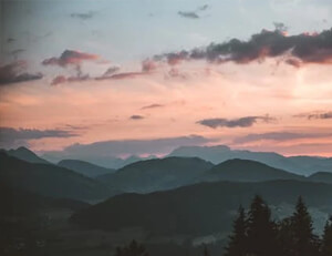 伯恩茅斯客场胜利，逆转战绩