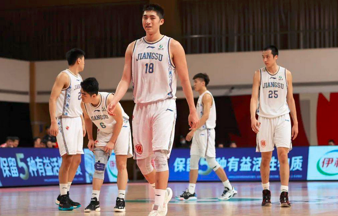 九游体育-关于蒋浩然出战27分钟，9中5得到10分3篮板3助攻的信息